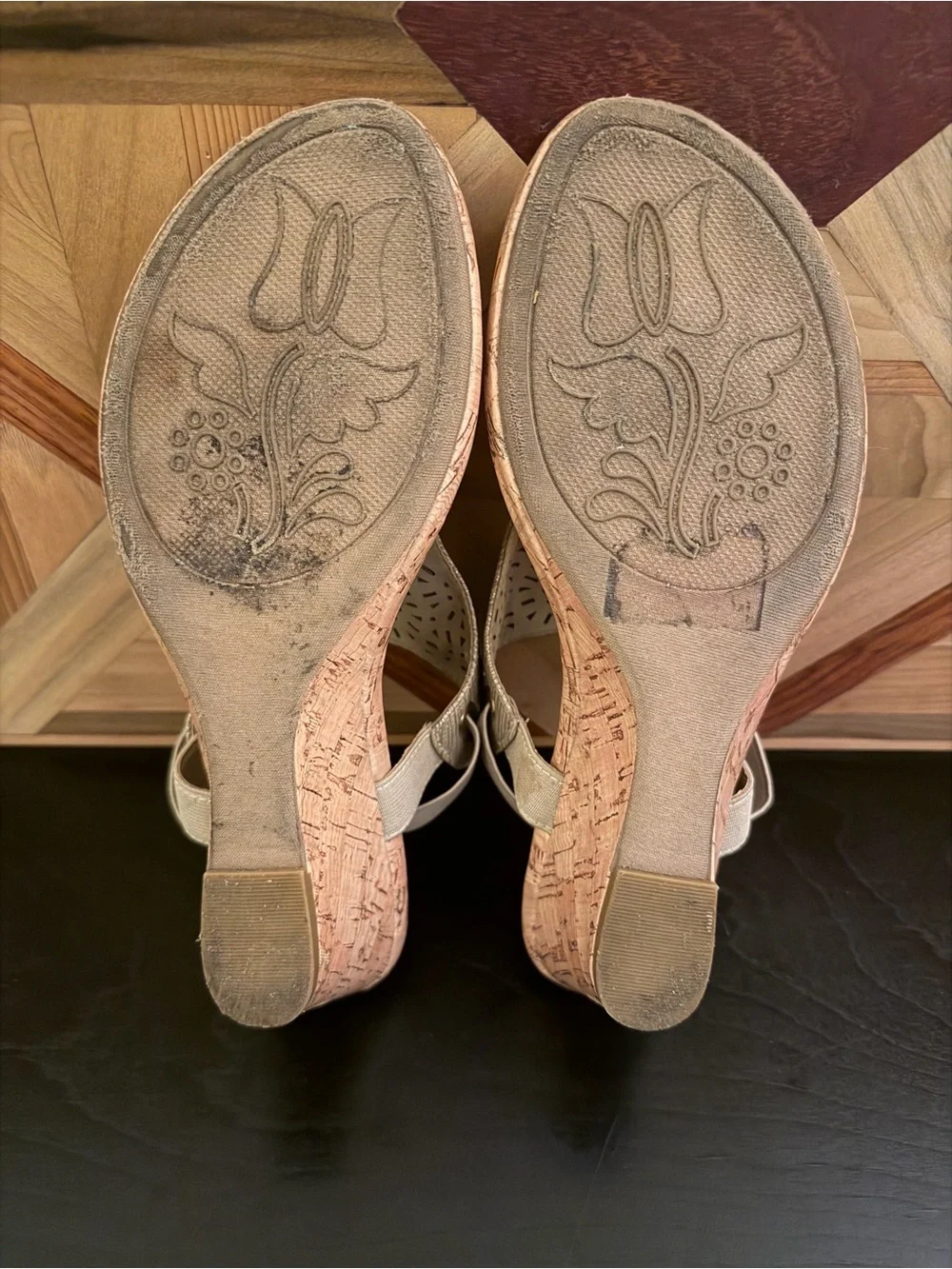 Croft and Barrow Wedge Thong Sandals size 10